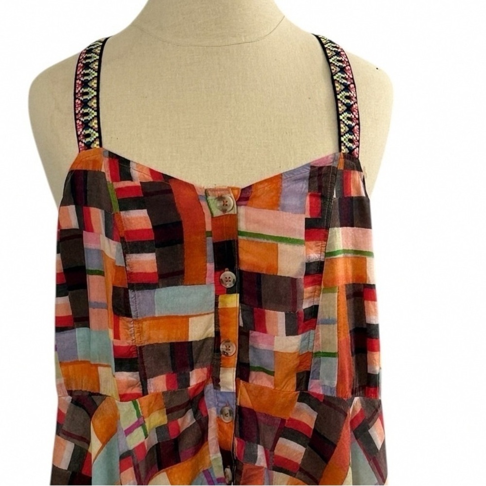 Multi-Color Geometric Print Button-Front Camisole - Picture 3 of 4